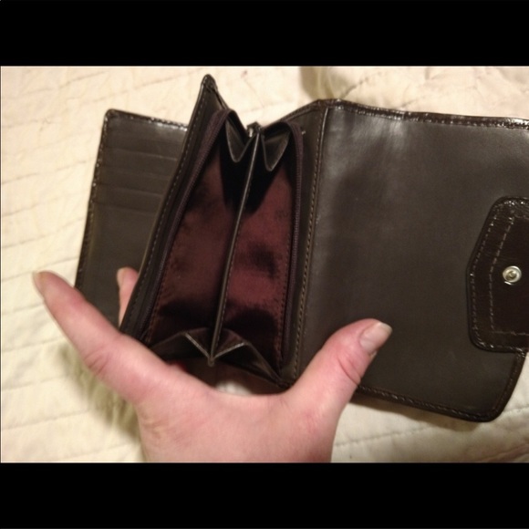 SOLD🎉🎁Used. Classic coach wallet💕 - Picture 3 of 4